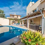 Βίλα Alzina Sus Vacaciones De Verano En Cala Millor, Mallorca *
