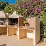 Alzina Sus Vacaciones De Verano En Cala Millor, Mallorca *