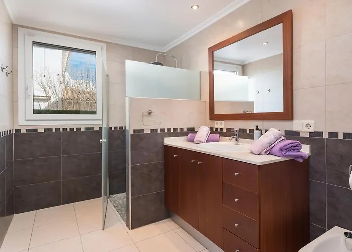 Villa Alzina Sus Vacaciones De Verano En Cala Millor, Mallorca