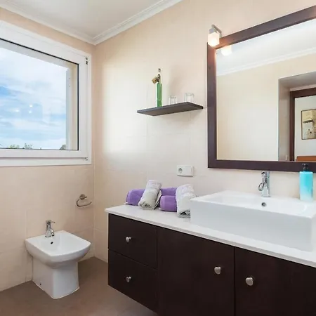 Alzina Sus Vacaciones De Verano En Cala Millor, Mallorca كالا مييور