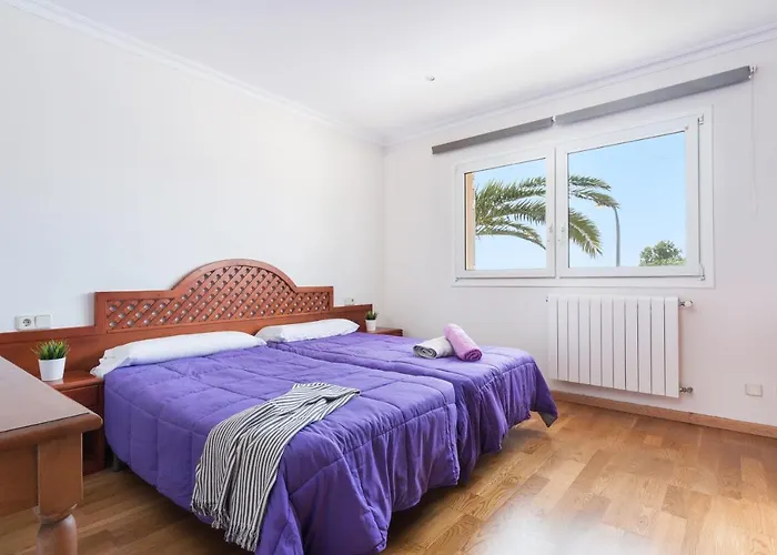 Alzina Sus Vacaciones De Verano En Cala Millor, Mallorca Cala Millor (Mallorca)