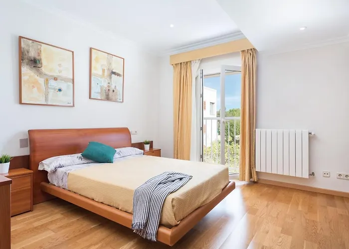 Villa Alzina Sus Vacaciones De Verano En Cala Millor, Mallorca *