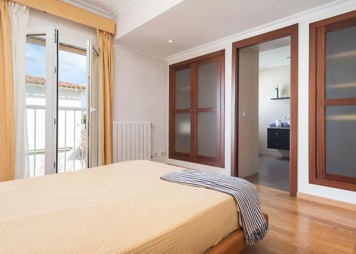 Alzina Sus Vacaciones De Verano En Cala Millor, Mallorca Villa