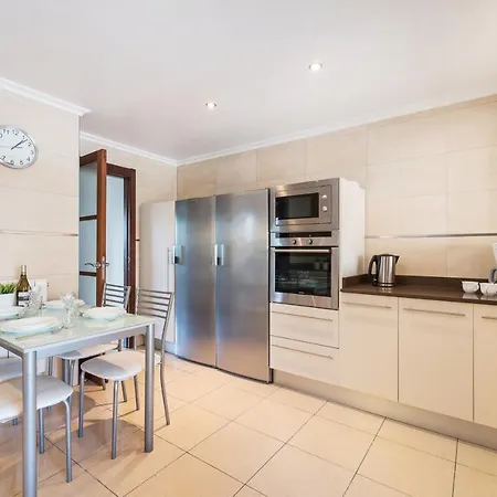 Villa Alzina Sus Vacaciones De Verano En Cala Millor, Mallorca